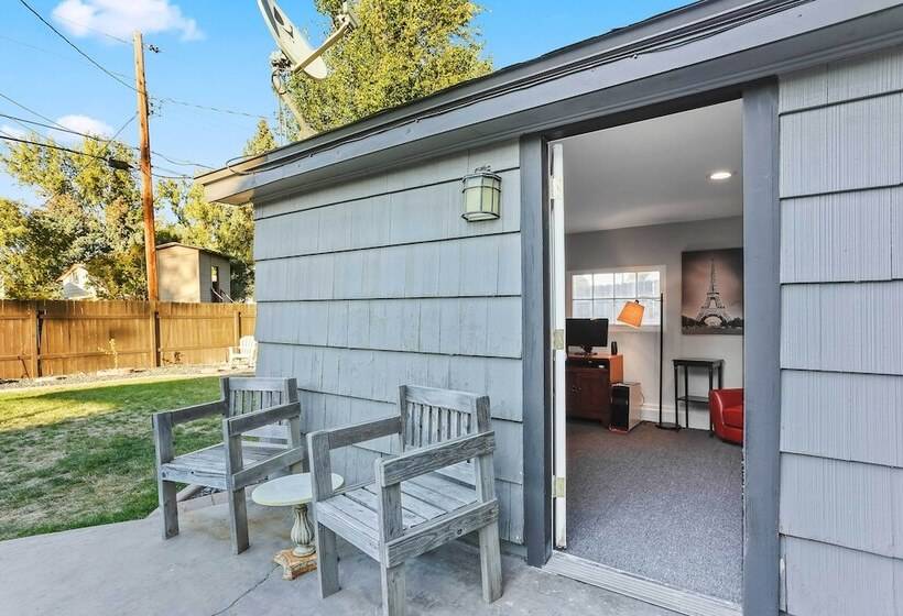 Spacious Family Home W/ Garage Game Room & Office!