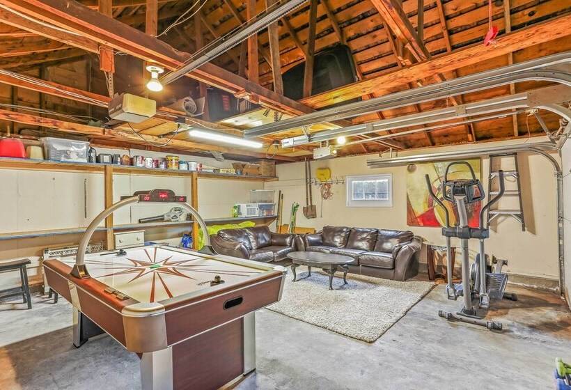 Spacious Family Home W/ Garage Game Room & Office!