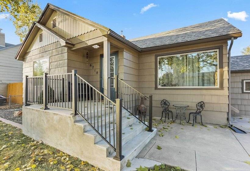 Spacious Family Home W/ Garage Game Room & Office!