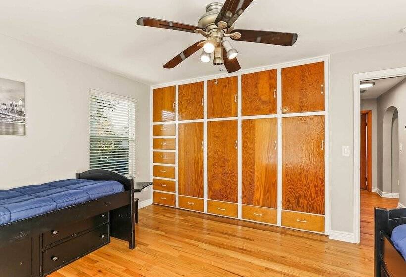 Spacious Family Home W/ Garage Game Room & Office!