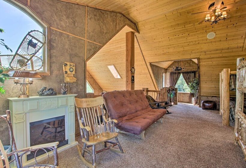 Spacious Fish Haven Cabin W/ Game Room + Deck!