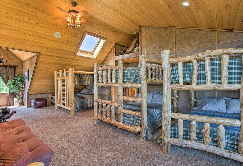 Spacious Fish Haven Cabin W/ Game Room + Deck!