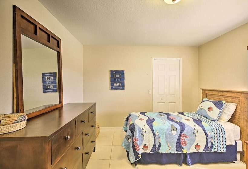 Spacious Florida Oasis Near Cape Coral Parkway