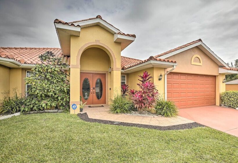 Spacious Florida Oasis Near Cape Coral Parkway
