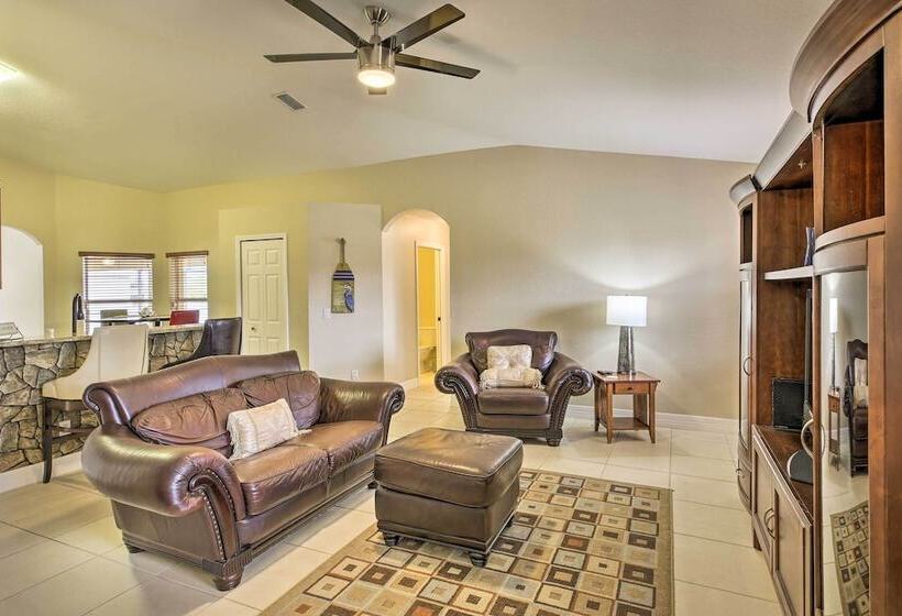 Spacious Florida Oasis Near Cape Coral Parkway