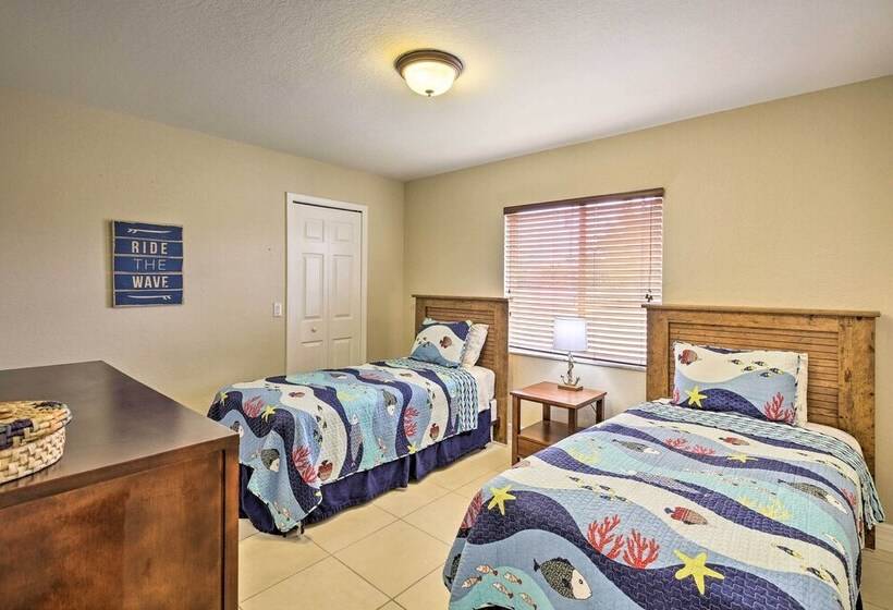 Spacious Florida Oasis Near Cape Coral Parkway