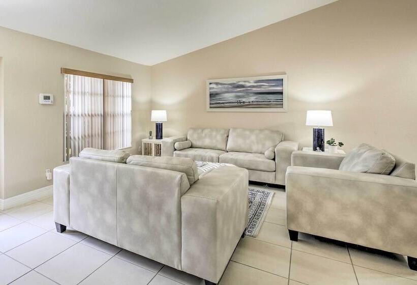 Spacious Florida Oasis Near Cape Coral Parkway