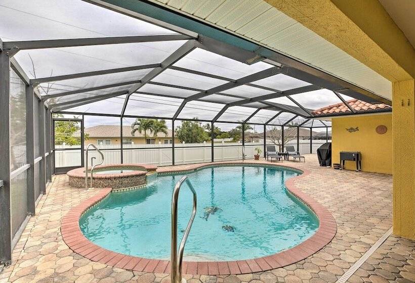 Spacious Florida Oasis Near Cape Coral Parkway