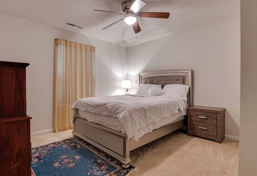 Spacious Home W/ Fireplace   Near Golf!