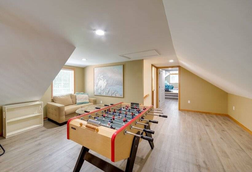 Spacious House On Half Acre < 3 Mi To Beach!