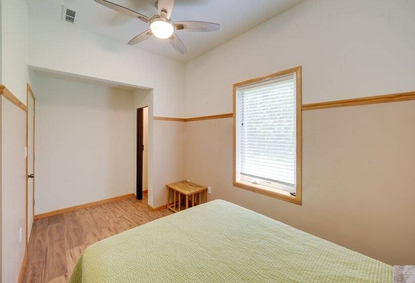 Spacious House On Half Acre < 3 Mi To Beach!