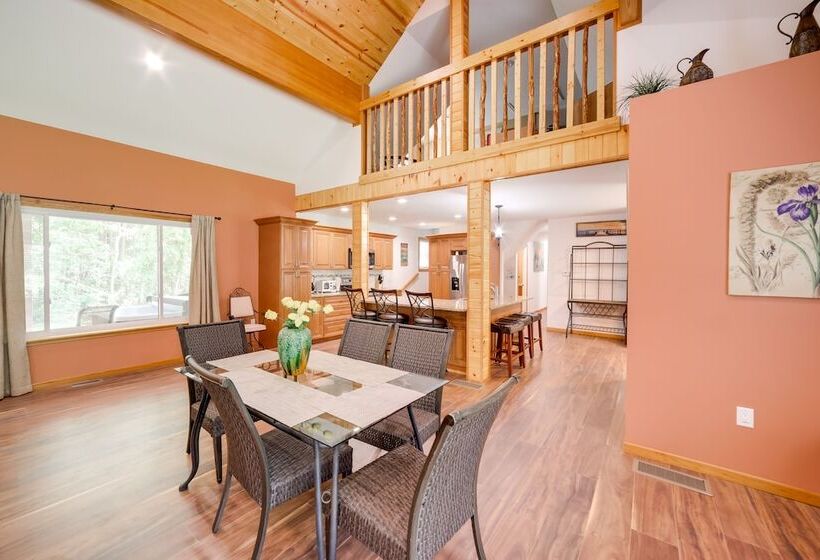 Spacious House On Half Acre < 3 Mi To Beach!