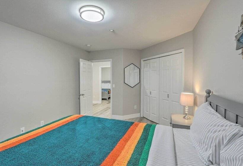 Spacious Kent Home: Great For Large Families!