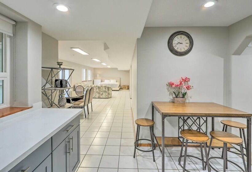 Spacious Kent Home: Great For Large Families!