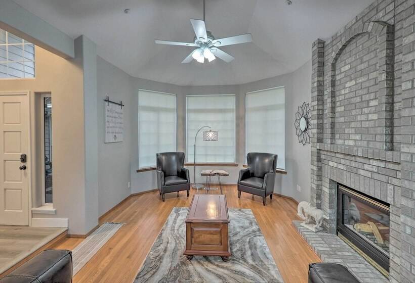 Spacious Kent Home: Great For Large Families!