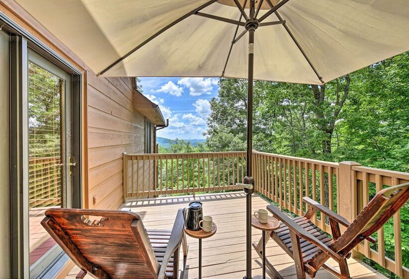 Spacious Murphy Chalet W/ Hot Tub: Mtn Views!
