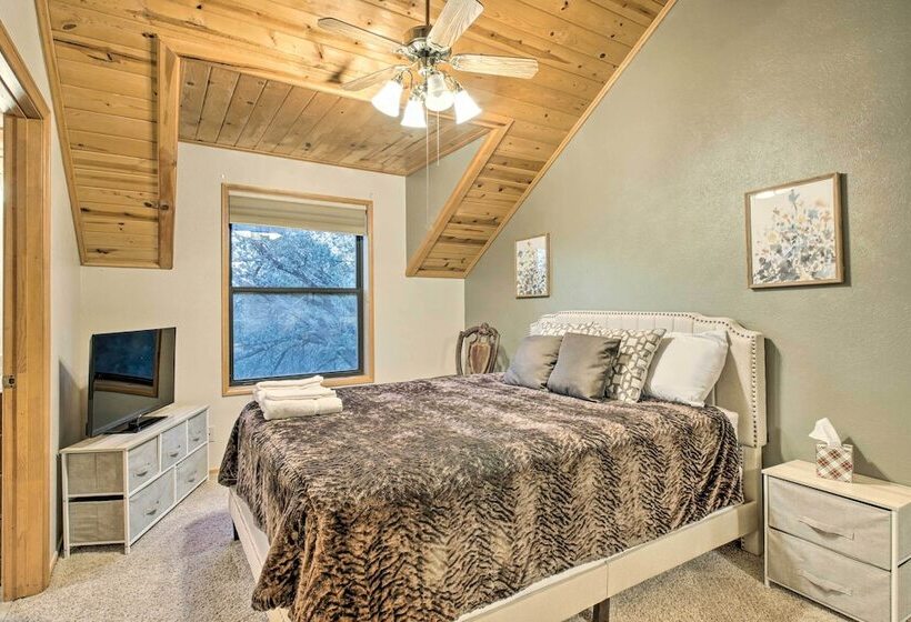 Spacious Pine Mountain Club Cabin W/ Fire Pit