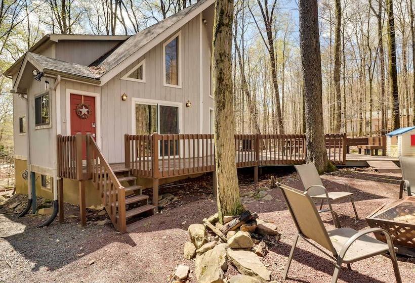 Spacious Pocono Lake House Near Skiing & Swimming!