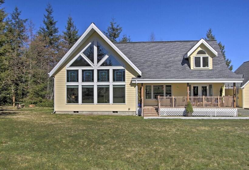 Spacious Port Angeles House W/ Hot Tub & Game Room