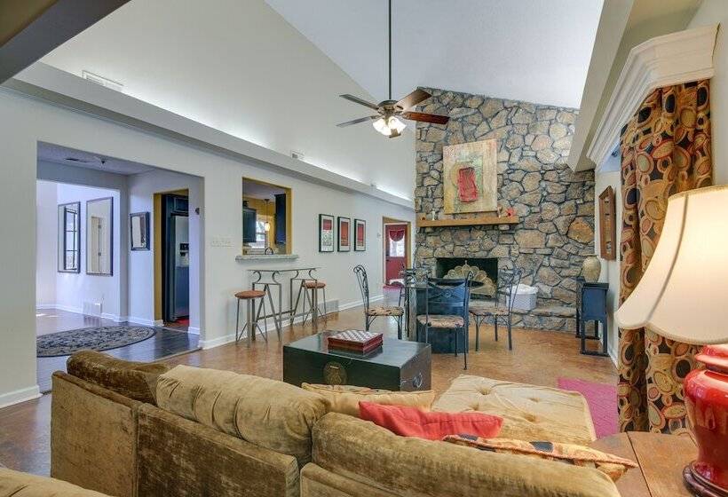 Spacious Southaven Home On 8 Acres W/ Private Pool