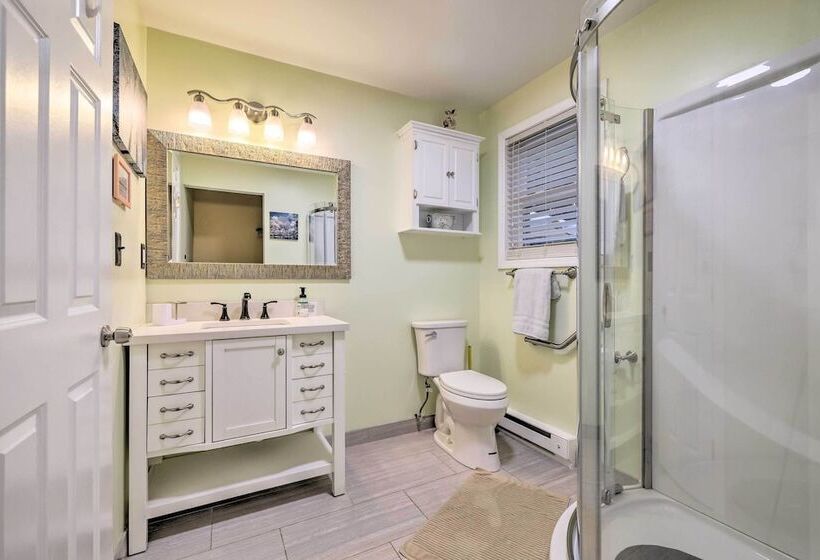 Spacious Tobyhanna Home W/ Lake Access & Fire Pit!