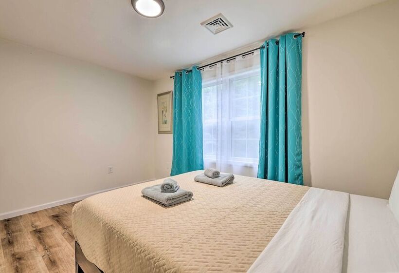 Spacious Tobyhanna Home W/ Lake Access & Fire Pit!