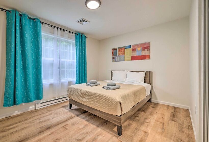 Spacious Tobyhanna Home W/ Lake Access & Fire Pit!