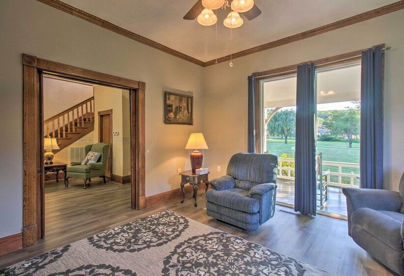 Spacious Virginia Retreat W/ Mountain Views