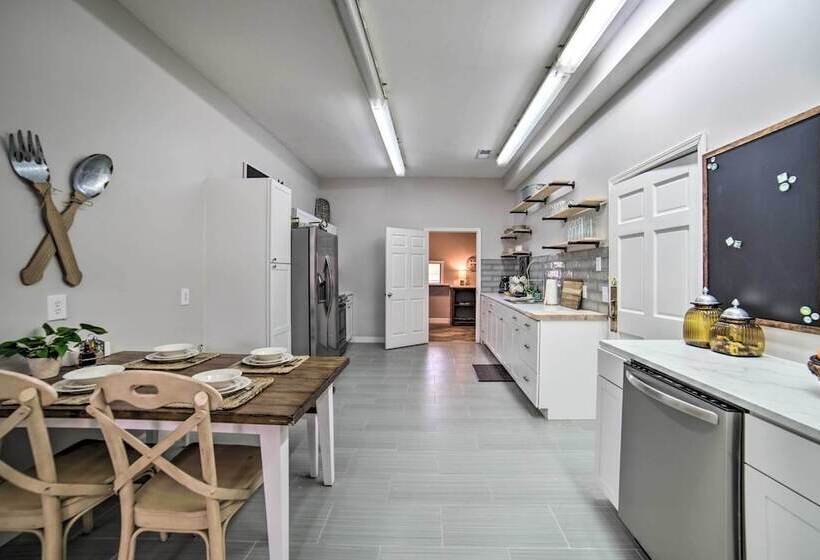 Starkvegas Clubhouse ~ 2 Mi To Msu Campus!