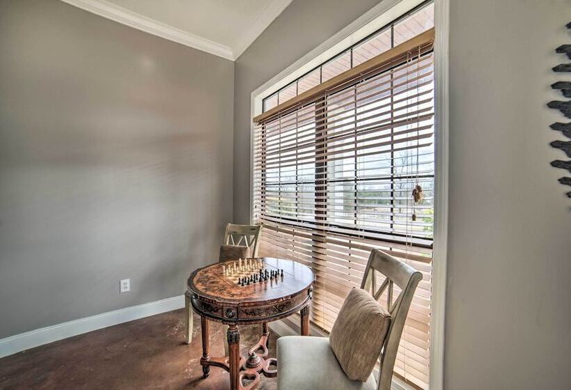 Starkvegas Clubhouse ~ 2 Mi To Msu Campus!