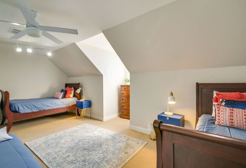 Starkvegas Clubhouse ~ 2 Mi To Msu Campus!