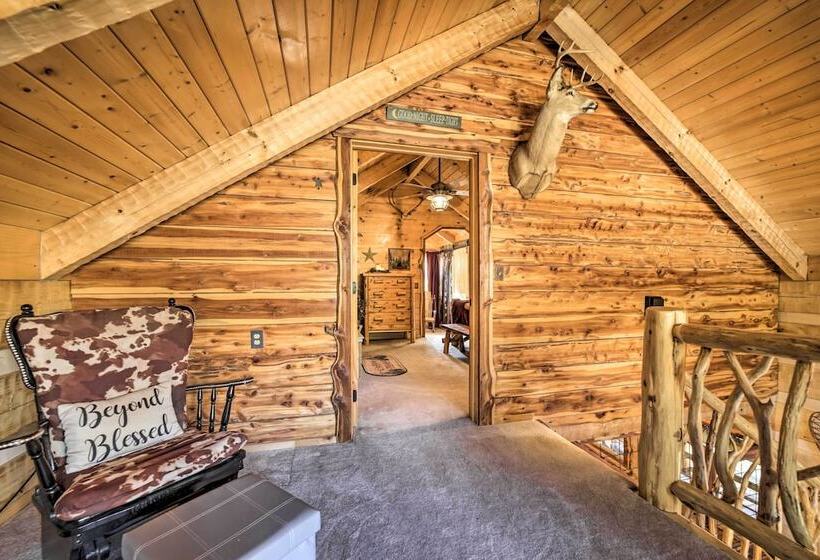 Stunning Creekside Cosby Cabin W/ Deck + Fire Pit!