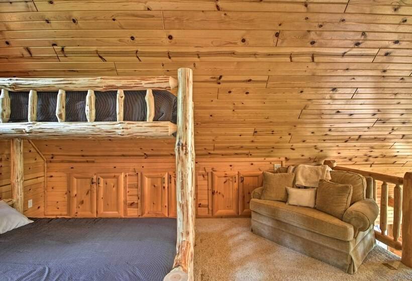 Stunning Crosslake Cabin W/ Deck And Lake Views!