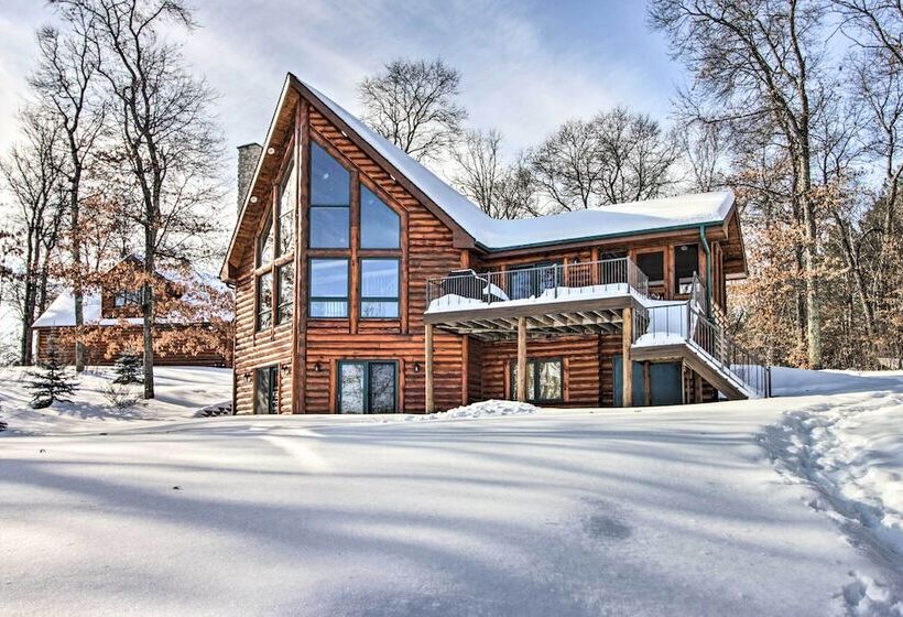 Stunning Crosslake Cabin W/ Deck And Lake Views!