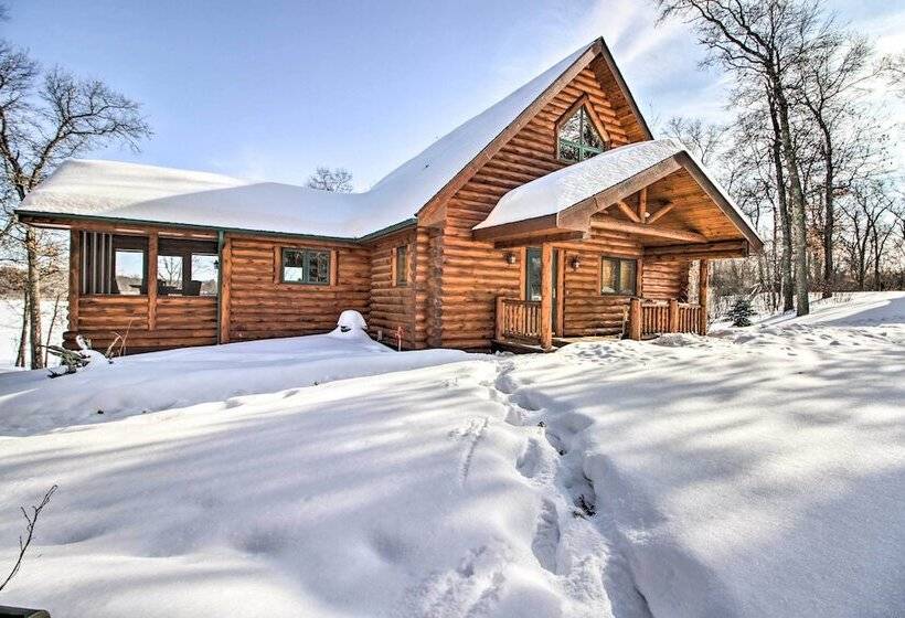 Stunning Crosslake Cabin W/ Deck And Lake Views!