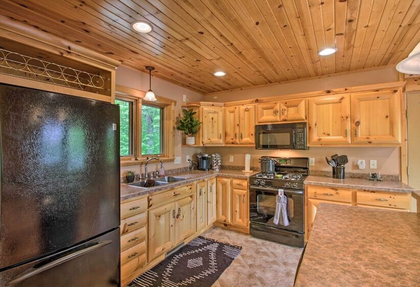 Stunning Crosslake Cabin W/ Deck And Lake Views!