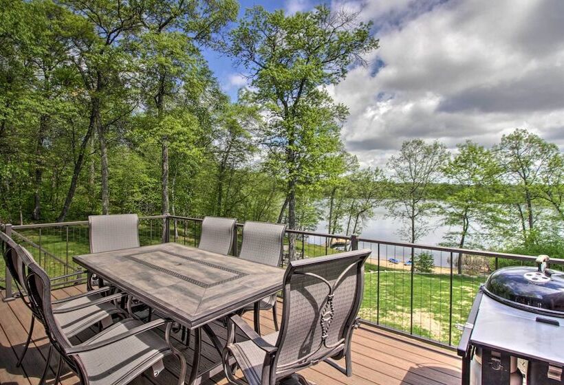 Stunning Crosslake Cabin W/ Deck And Lake Views!