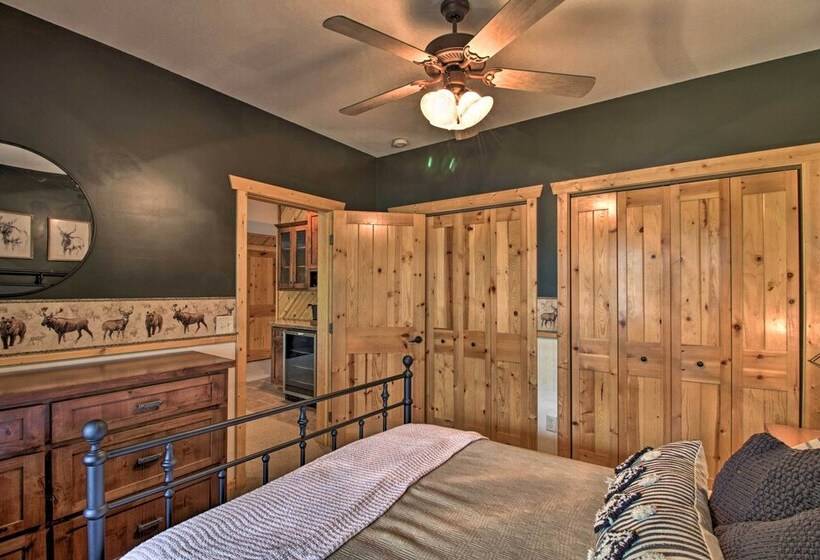 Stunning Crosslake Cabin W/ Deck And Lake Views!