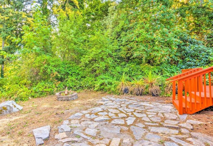 26 Mi To Mount Rainier, Game Room: Puyallup Oasis