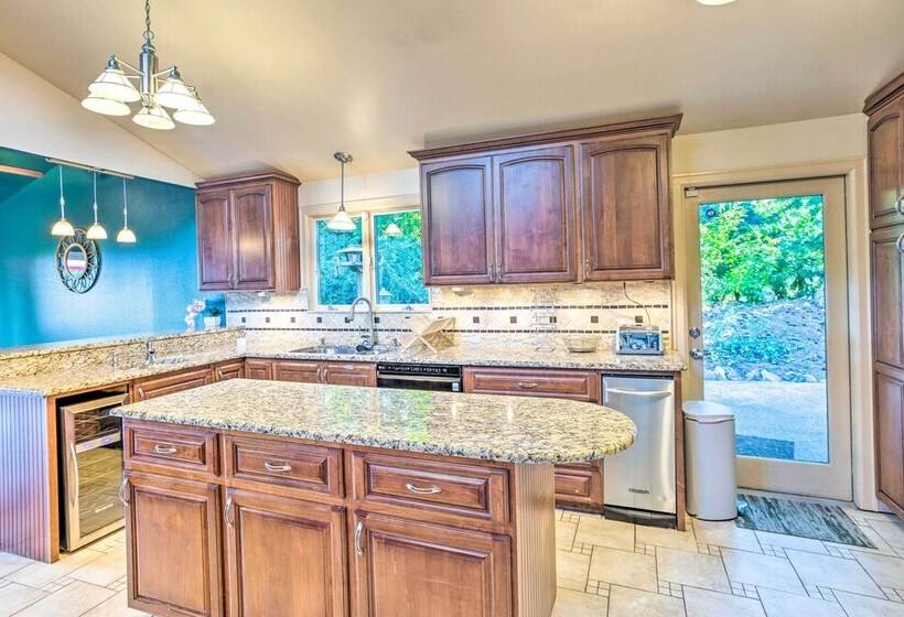 26 Mi To Mount Rainier, Game Room: Puyallup Oasis