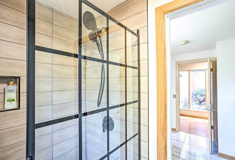 26 Mi To Mount Rainier, Game Room: Puyallup Oasis