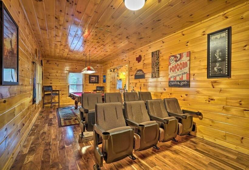 Sevierville Cabin W/ Outdoor Kitchen & Hot Tub!