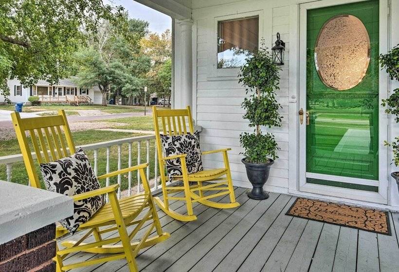 Dtwn Stunning Spirit Lake Escape   Walk To Shore!