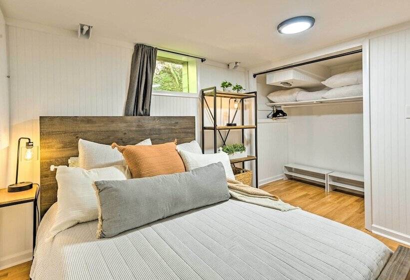 Stylish Franklin Cabin On 6 Private Acres!