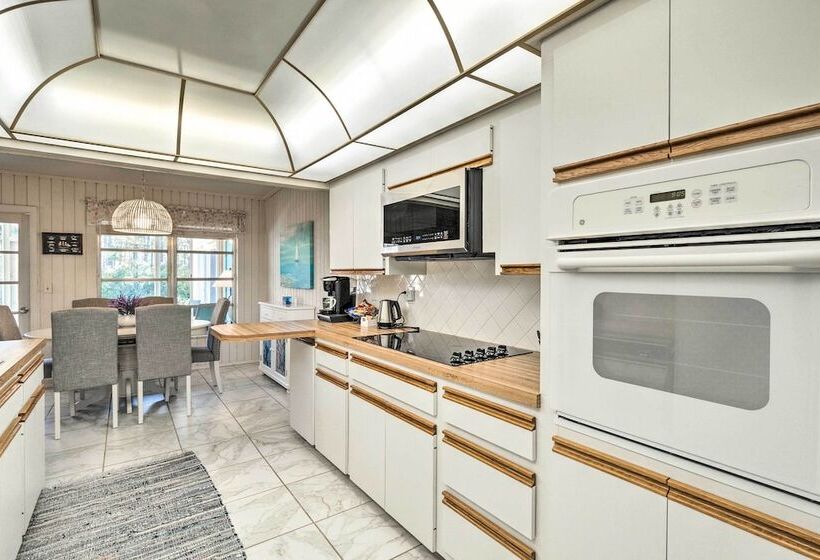 Sunny + Alluring Englewood Retreat W/ Dock!