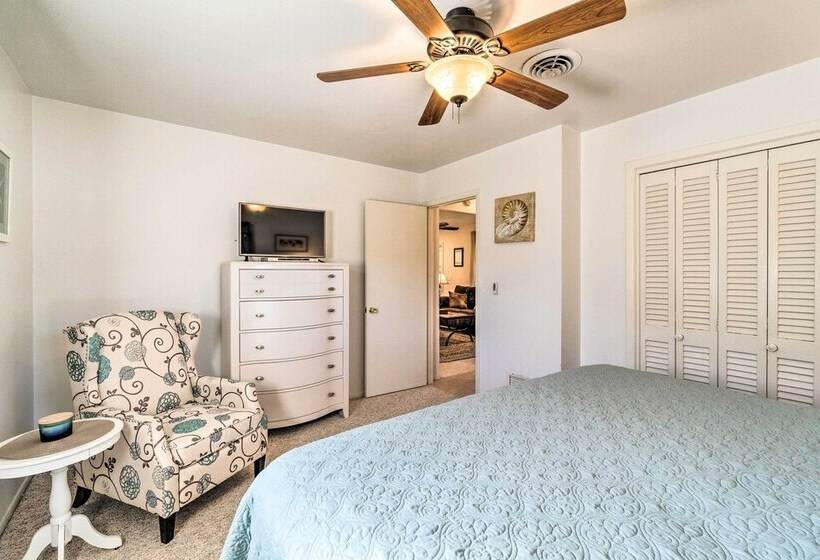 Sunny + Alluring Englewood Retreat W/ Dock!