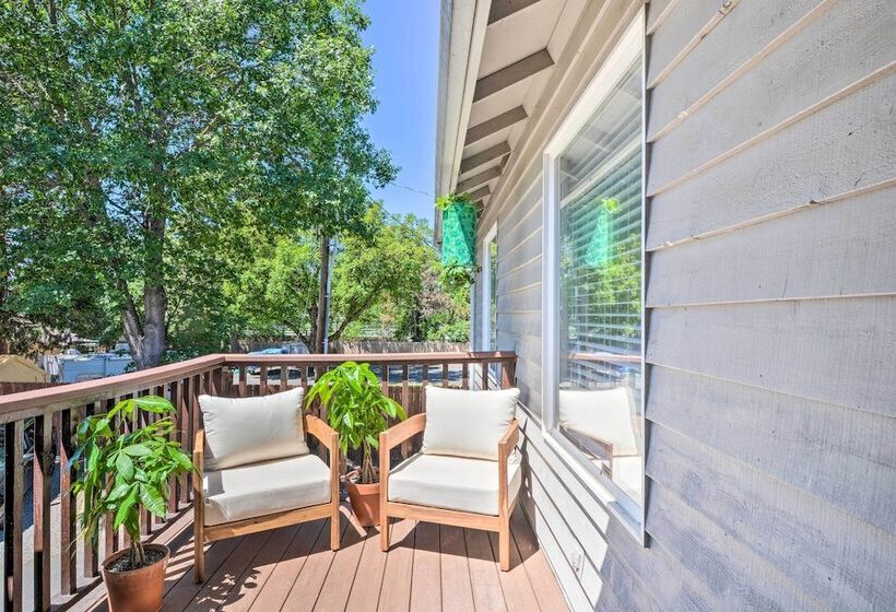 Sunny Grants Pass Home Near Parks & Breweries!