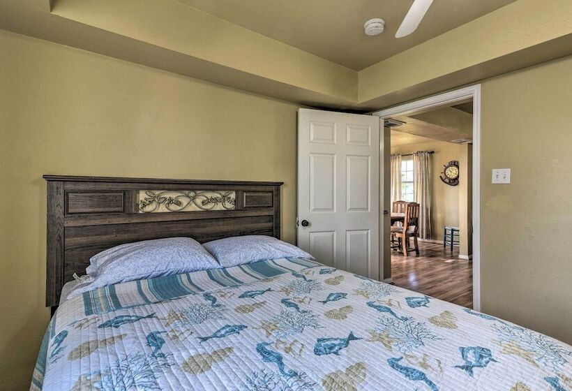 1/2 Mi To Sand: Surfside Beach Retreat!