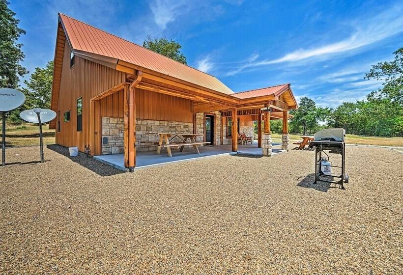 Talihina Retreat W/ Kiamichi River Access!