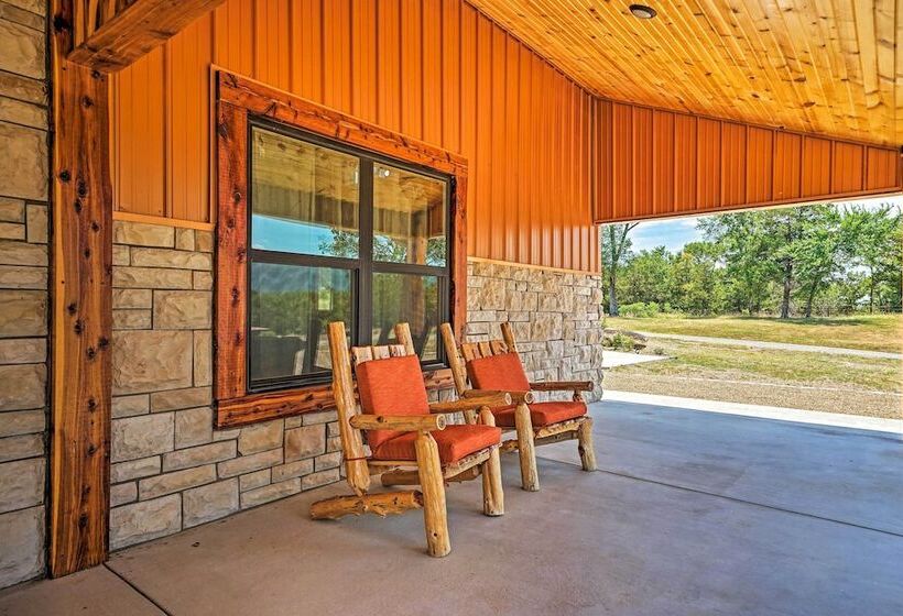 Talihina Retreat W/ Kiamichi River Access!